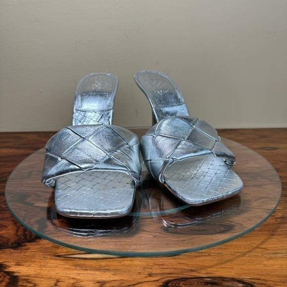 Vince Camuto Brelanie Sandal silver in size 7 - Picture 7 of 13